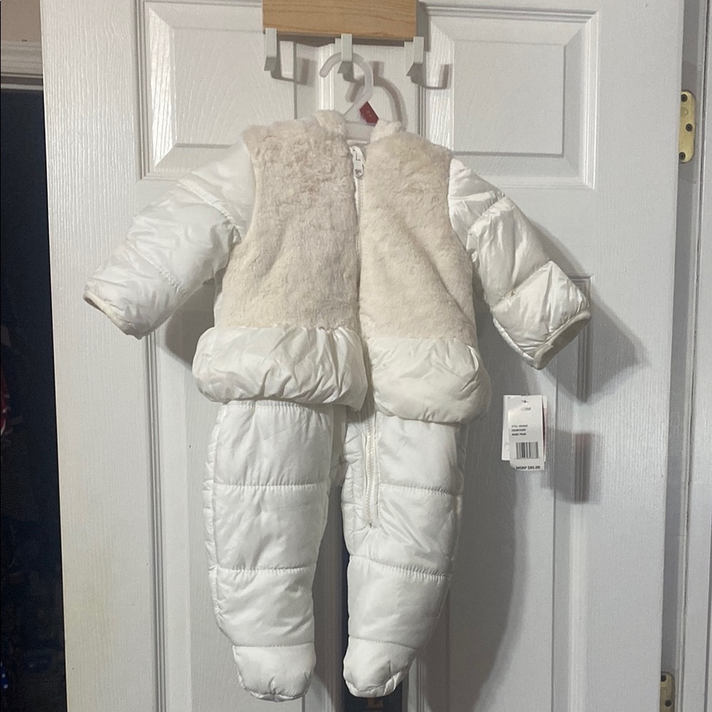 Jessica Simpson White Puffer infant fully lined snowsuit; size: 6/9 months